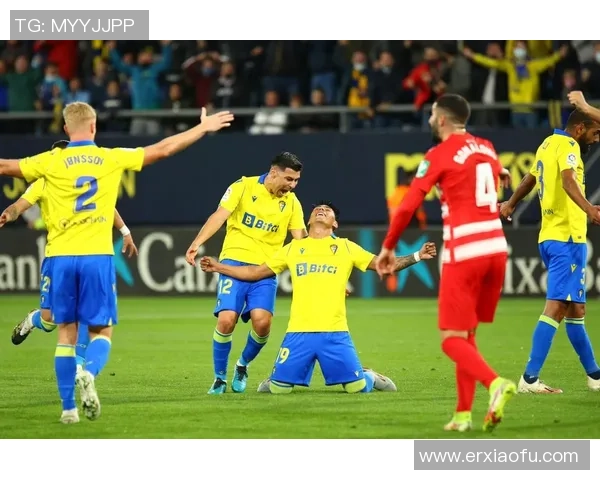 南京足球队与杭州足球队赛后复盘分析双方战术意识与表现差异