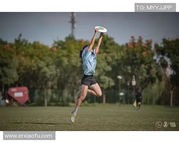 张丽独家分享飞盘技巧与心得体会助你成为飞盘高手的秘诀与经验总结